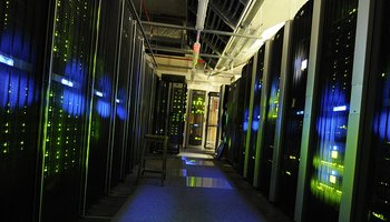 800px-A_view_of_the_server_room_at_The_National_Archives